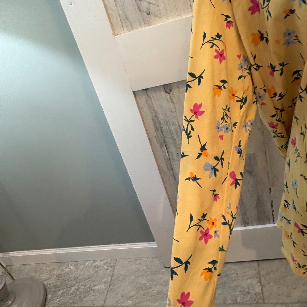 Woman Within Yellow Floral Top - Picture 2 of 9